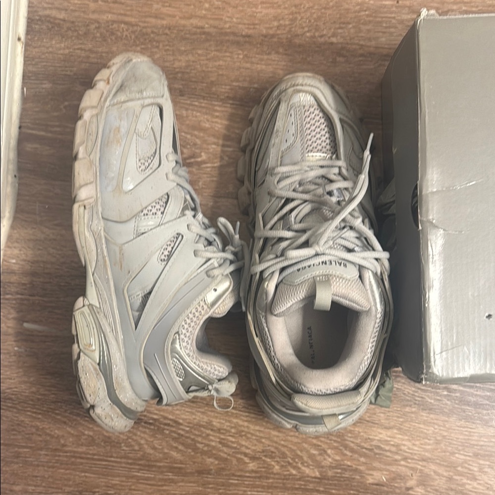 Balenciaga Light Gray - Picture 3 of 5